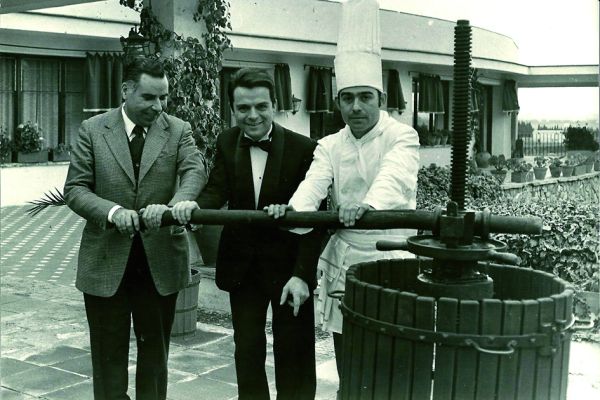 Josep Mercader, el maitre Àngel Pairó i el cap de cuina Florenci Vergés | © el motel restaurant